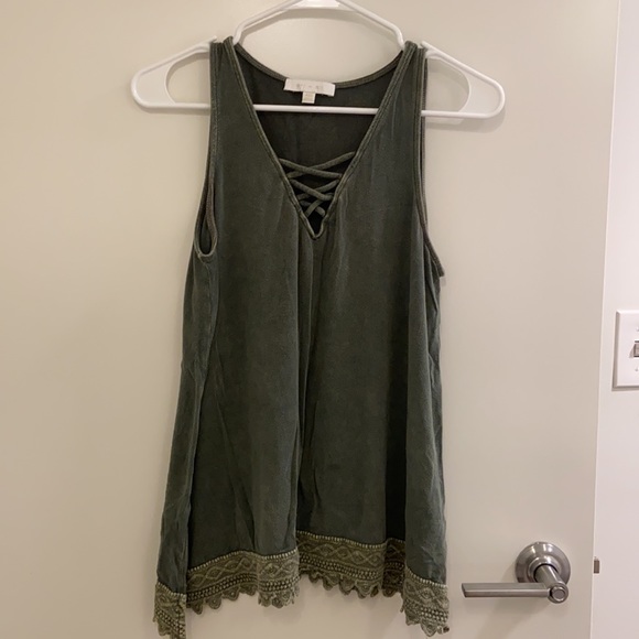 Anthro Merriam Lace-Up Tank - Picture 3 of 4
